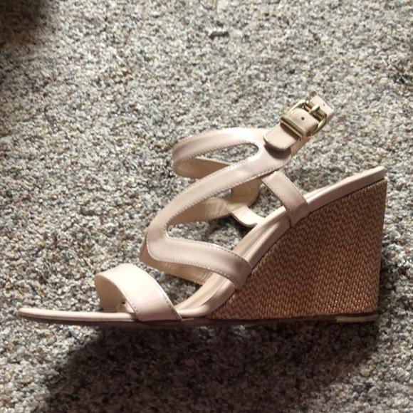 Awesome Nude Italian Sandles - Picture 2 of 4